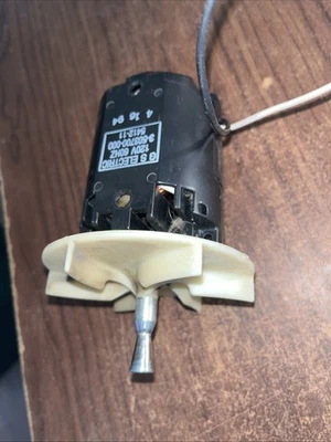 Aspiradora de mano Dirt Devil 500 motor e ventilador impulsor funcionando Foto 1 de 4