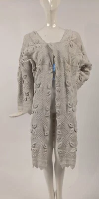 1920’S HAND KNIT WHITE JACKET W RAISED LEAF PATTERN - Image 1 of 4