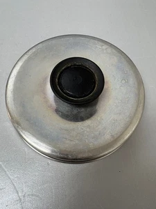 Vintage 6 1/4" Edelstahl Topf Deckel mit 1" Lippe & geprägtem Bakelit Knopf - Bild 1 von 3