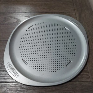 Sartén redonda antiadherente para hornear Farberware para pizza/crisper, 16 pulgadas, gris - Imagen 1 de 8