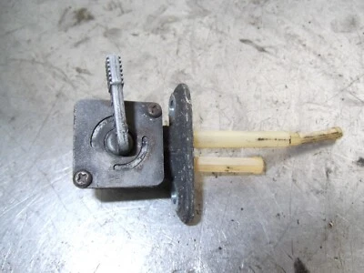 GRIFO DE GASOLINA KAWASAKI GPZ 305 Foto 1 de 2