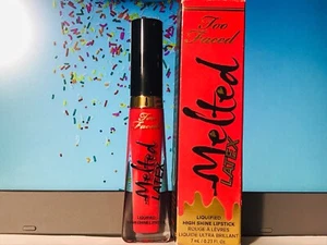 Too Faced - rossetto liquefatto lattice fuso lucido ""Rated R"" - taglia intera nuovo con scatola - Foto 1 di 2