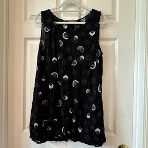 chalet et ceci Crinkle Sleeveless Top L Black W Circles NWT - Picture 1 of 3