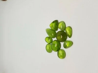 100% Natural Peridot cabs lot, 100 crt frm Pakistan, mix sizes, nice cutting.  - Image 1 of 2