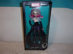 Madame Alexander - Fan Girl - SPIDER GWEN Action Puppe Figur 13,5" groß - Bild 1 von 4