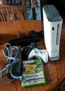 XBOX 360 CON PAQUETE KINECT DISCO DURO 14GB 2 CONTROLADORES INALÁMBRICOS PGA TOUR 12 MASTERS - Imagen 1 de 9