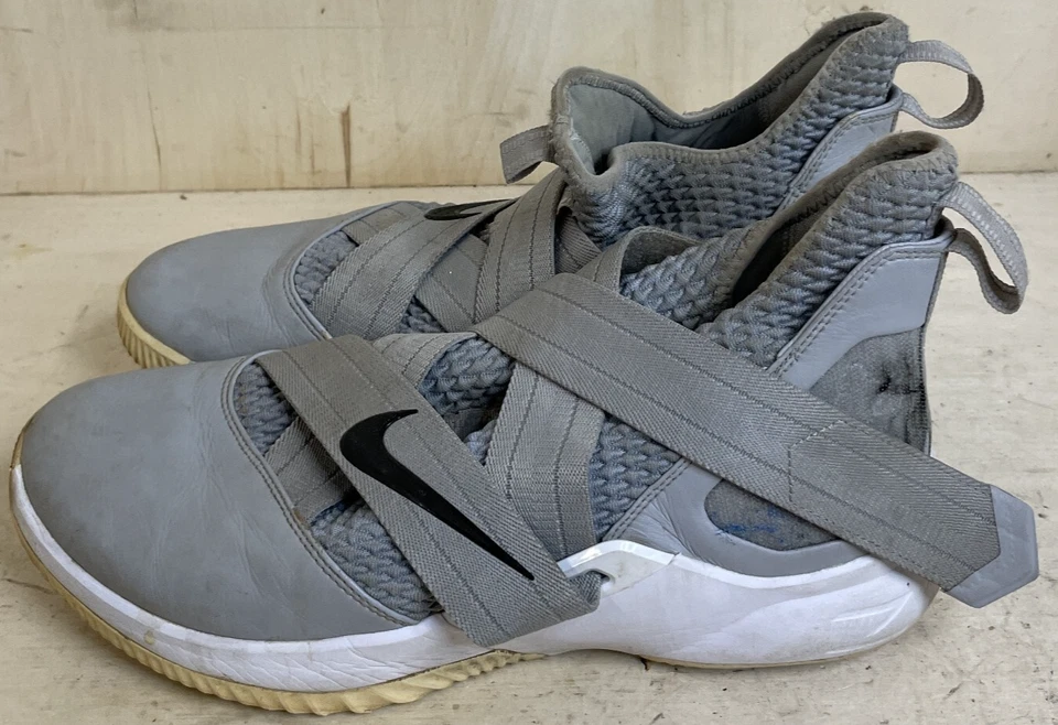 Zapatos deportivos para hombre Nike LeBron Soldier 12 gris lobo talla 12 estilo: T3872-003 Foto 1 de 4