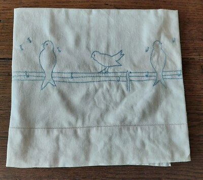 Drap de berceau vintage coton rose brodé hirondelles - Photo 1/4