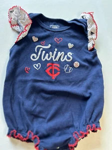 Baby Girl Twins Tshirt Size 3-6 M - Picture 1 of 3