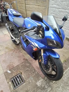 Yamaha R1 2003 - Picture 1 of 14