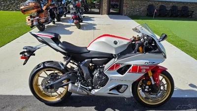 2022 Yamaha YZF R7 - Image 1 of 4
