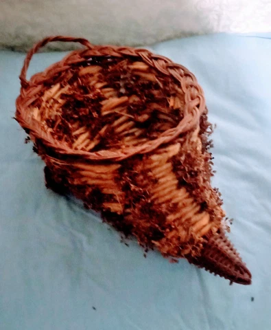 Vintage Cornucopia/Horn Of Plenty Basket 1970's 13 1/2" x 6 3/8" x 5 1/2" Cover