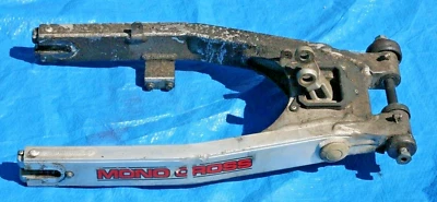 Yamaha XT 600 1985 OEM brazo oscilante con perno de montaje Foto 1 de 3