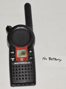 Motorola GS1810 Target Two-Way Radio UHF Walkie Talkie - No Battery - Picture 1 of 9