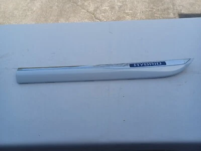 LEXUS HS 250H 2010-2012 PUERTA MOLDURA LADO CONDUCTOR TRASERO USADO BLANCO ARAÑAZOS Foto 1 de 4