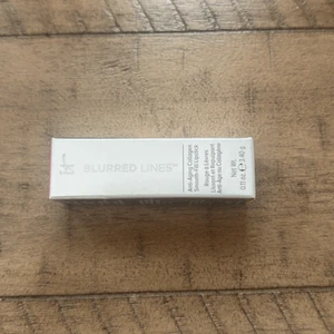 Lápiz labial de colágeno antienvejecimiento IT Cosmetics líneas borrosas Je Ne Sais Quoi nuevo - Imagen 1 de 2