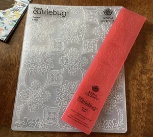 Anna Griffin. Cricut. Cuttlebug. Emboss Deboss Folder And Border Folder. - Picture 1 of 4