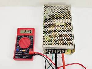 Fuente de alimentación conmutada DEUTRONIC ES150-24 24 VDC @ salida de 150 W (120/240 pulgadas vacías) - Imagen 1 de 10