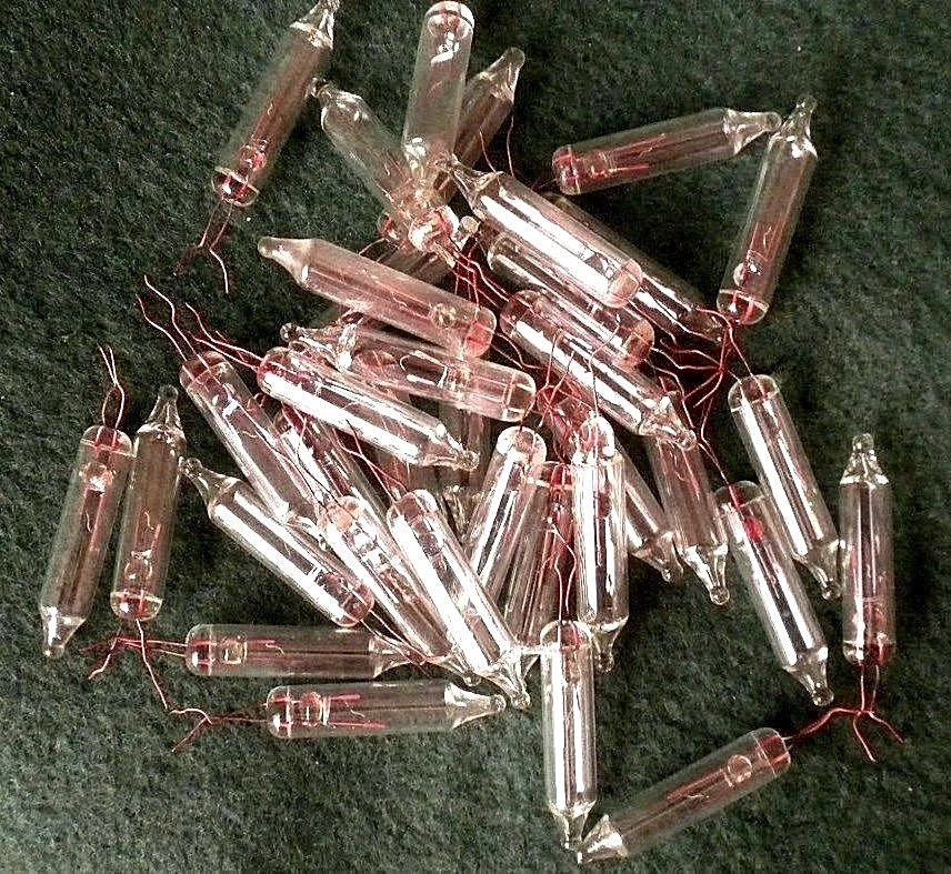 25 Miniature CLEAR Replacement Christmas Light Bulbs 2.5 Volt .425 Watt, NEW - Image 1 of 1