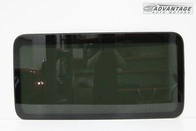 2017-2021 CHRYSLER PACIFICA REAR SUN ROOF SUNROOF MOONROOF WINDOW GLASS OEM - Image 1 of 4