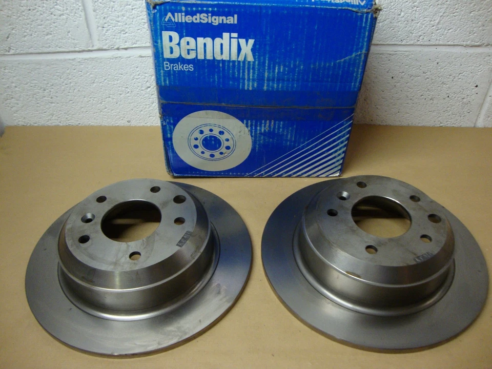 Jaguar XJ 3.2 - 4.0 - 5.3 1990-1994 Bendix 561668B Solid Rear Brake Discs (Pair) — 第 1/1 张图片