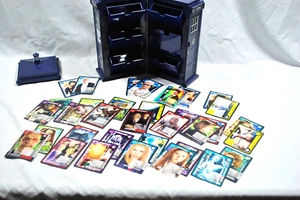 Doctor Who Battles in Time Tardis mit Trainingskarten * SIEHE BILDER - KOSTENLOSER VERSAND * - Bild 1 von 8