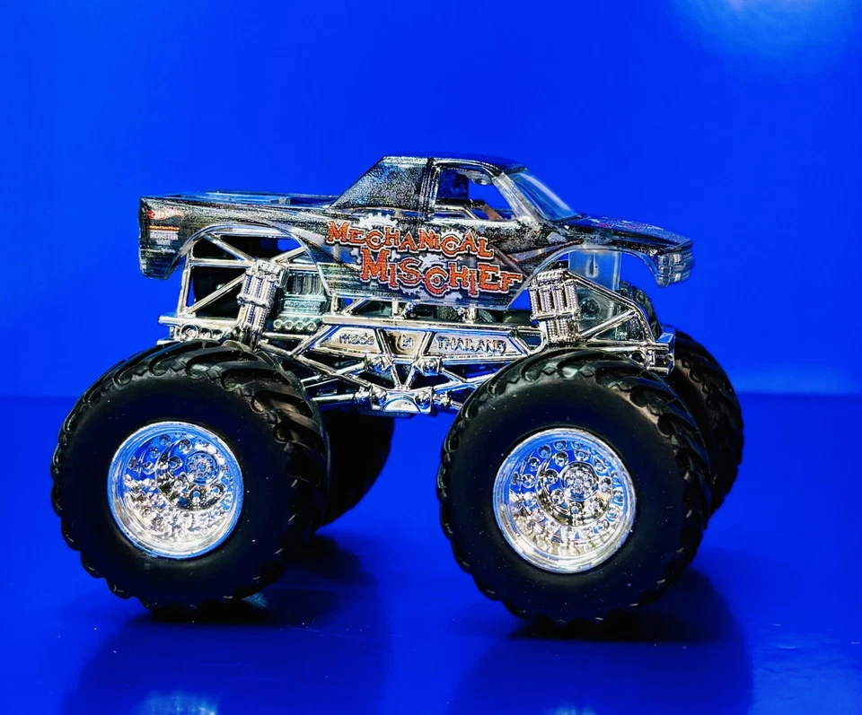 Hot Wheels Monster Jam x-RAY BODY Mechanical Mischief Plastic Base Truck - Image 1 of 4