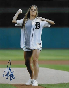 Signed Shelina Zadorsky Team Canada Womens Soccer 8x10 Photo #4 Original - Picture 1 of 2