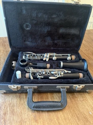 VITO BY LEBLANC STUDENT MODEL 7214 CONCERT OR MARCHING BAND Ready CLARINET EUC - Image 1 of 4