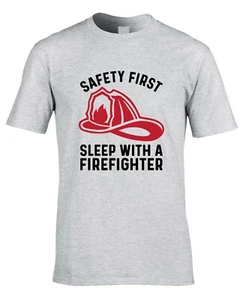 Feuerwehr Herren T-Shirt lustig Feuerwehrmann Job Geschenk Sicherheit erster Schlaf Witz unhöfliches Wortspiel - Bild 1 von 6