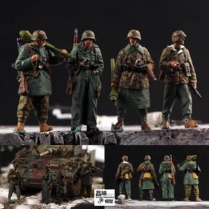 Eigenbau 1/72 German Winter Battlefield Marching 4 Troopers Fertigmodell - Picture 1 of 5