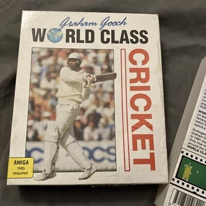 Juego de Cricket Graham Gooch Clase Mundial Amiga Raro Versión Blanca Retro Juegos - Imagen 1 de 5