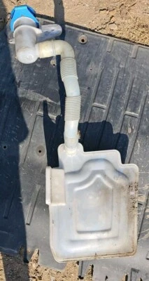 1K0995453Q WINDSHIELD WASHER TANK / 1120592 SEAT Leon Audi A3 Genuine 2004-2013 - Image 1 of 4