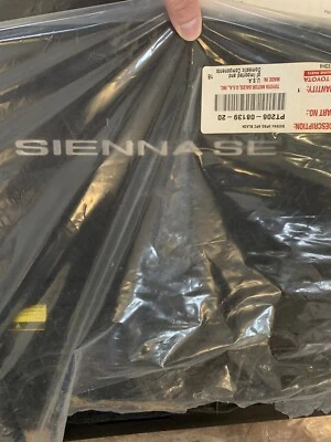 ¡NUEVO! Juego completo alfombrilla Toyota Sienna SE 2011-2020 OEM 8 pasajeros 6 piezas Foto 1 de 4