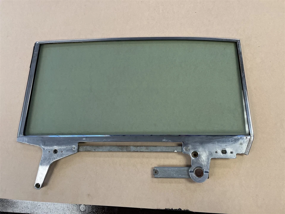 Cadillac Series 62 1961 1962 puerta trasera izquierda ventana vidrio tintado 6 ventanas sedán  Foto 1 de 4