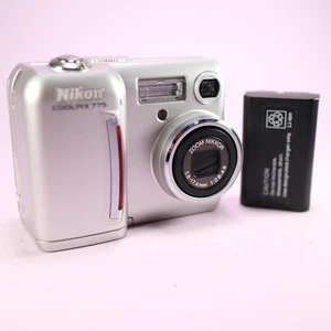 Nikon Digital Camera Coolpix 775 2.1MP Silver Tested - Picture 1 of 8
