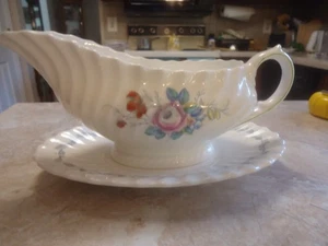 helsea Rose Gravy Boat with attached Liner by Royal Doulton - Picture 1 of 6