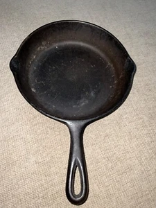 8” Unbranded Skillet See Pics (Large 5, small 2 on Bottom) Vtg Frying Pan - Picture 1 of 9