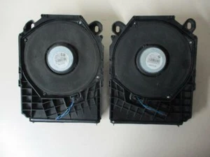 43040741975 PAAR SUBWOOFER BOXEN VORNE BMW 1er E87 2008 9143233-01 - Bild 1 von 1