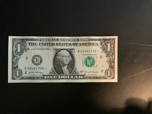 2017A $1 DOLLAR BILL B00481700* Star note - Picture 1 of 4