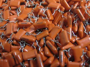 5 condensadores de película de poliéster metalizado BFC236855222 2200pF 10% 400V MKT368 - Imagen 1 de 3