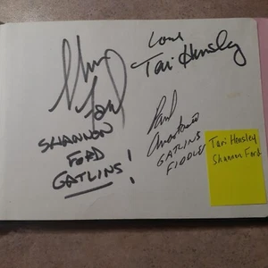 Autograph Book with lots of Country Singers - Picture 1 of 16