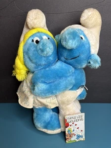 Vintage Smurf & Smurfette Hugging Stuffed Plush Peyo Wallace Berrie Co 1982 - Picture 1 of 7