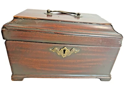 Antique 19th c English Mahogany Wood Footed Travel Tea Caddy 9" x 5.5" x 5.25" - Image 1 of 4