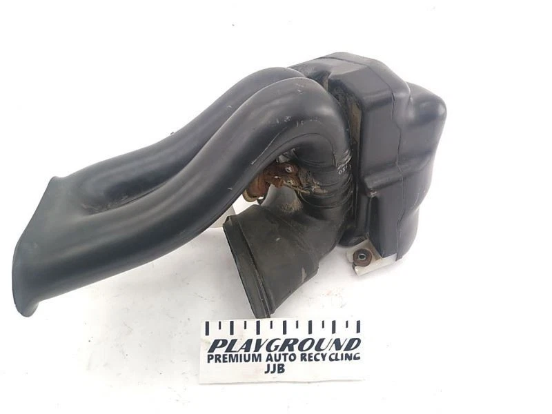 HONDA PRELUDE Secondary Air Cleaner Box 2.2L 4 Cylinder Fits 1997-2001  - Image 1 of 4