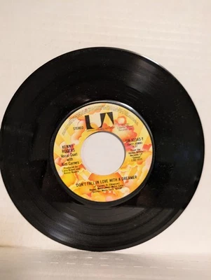 45 ~KENNY ROGERS: "Don't Fall In Love With A Dreamer/ Goin' Home To The Rock" NM - Image 1 of 4