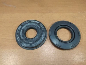 Crankshaft Oil Seal Suzuki GT185 GT550 Nos Old Product - Picture 1 of 6