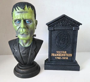 Set 2 pietre per busto e testa Frankenstein nuove - Foto 1 di 5