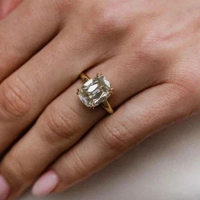 4Ct Cushion-Cut VS1 Lab Grown Diamond Solitaire Engagement Ring 14k Yellow Gold - Image 1 of 4