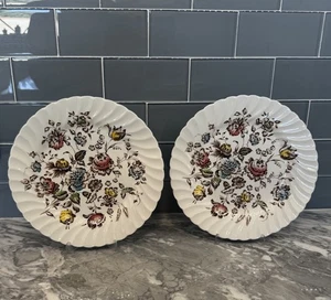 Johnson Brothers Staffordshire Bouquet 2pc Dinner Plates 1973-79 England 10"dia - Picture 1 of 7